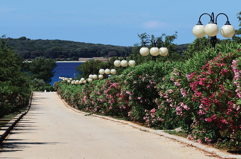 Happy Camp Mobile Homes In Centro Vacanze Bi Village Fazana Exterior photo